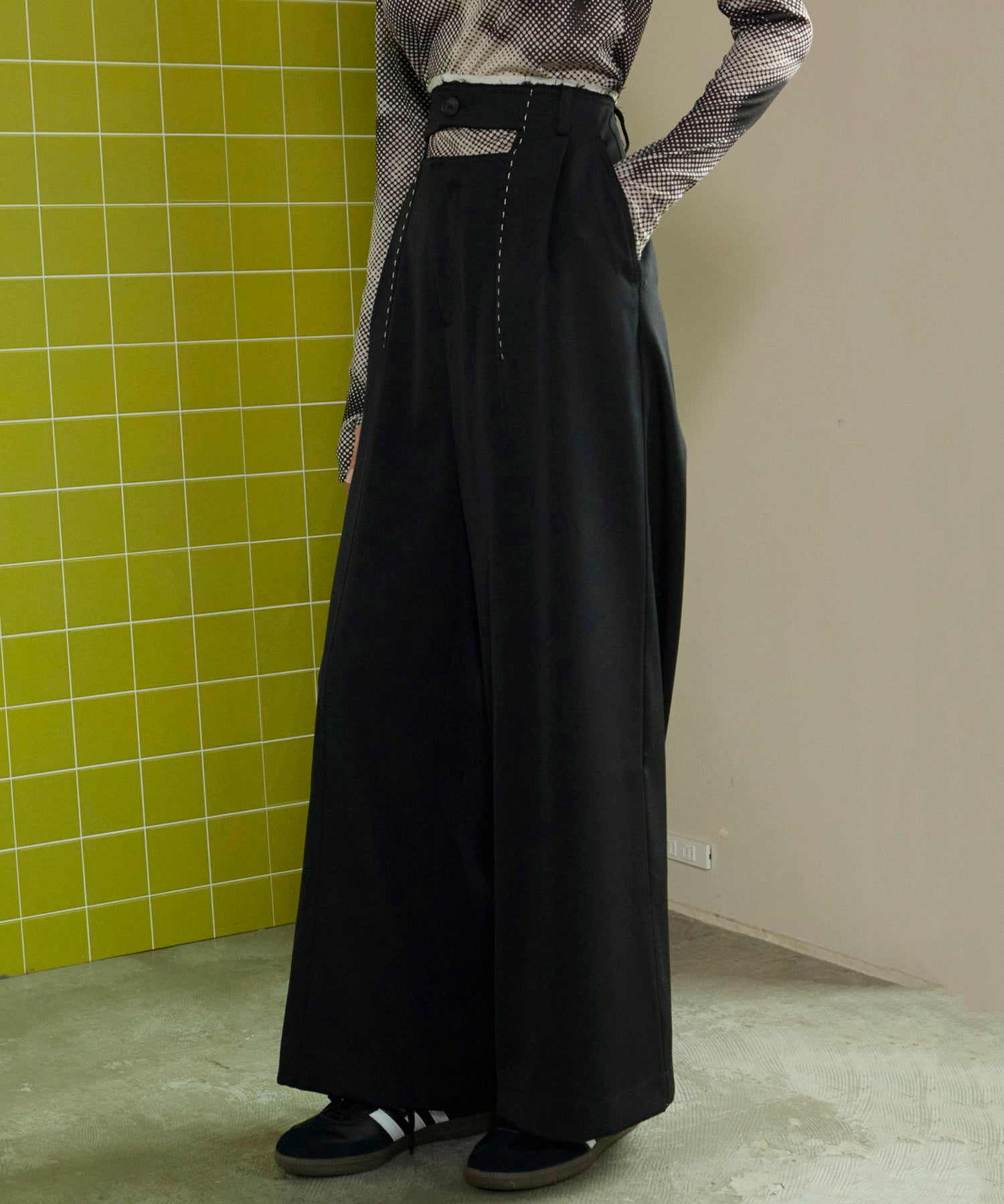 Front Cut Stitch Wide Pants