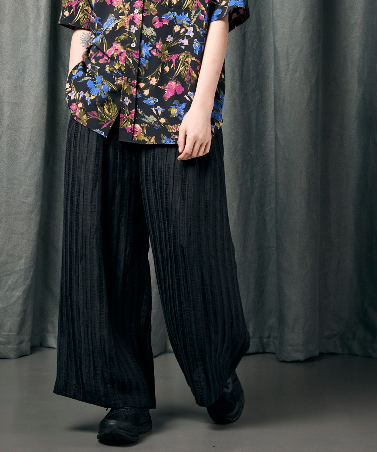 【LIMITED EDITION】Dress-Over Two-Tuck Buggy Pants