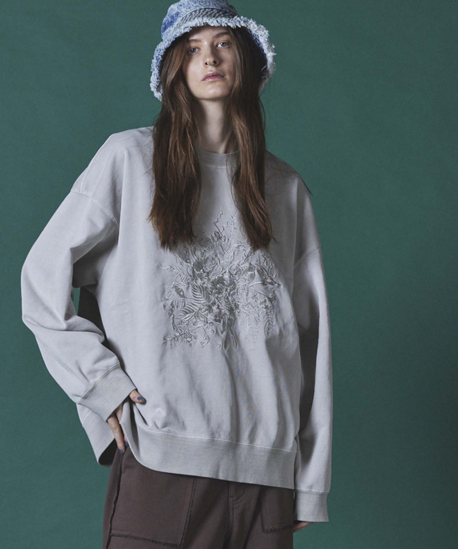 Flower Embroidery Heavy-Weight Pigment Sweat Prime-Over Crew Neck Pullover